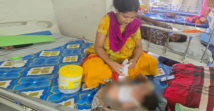 বিকলাঙ্গ সন্তানকে ফেলে দিতে বাবার চাপ, রাজি নন মা