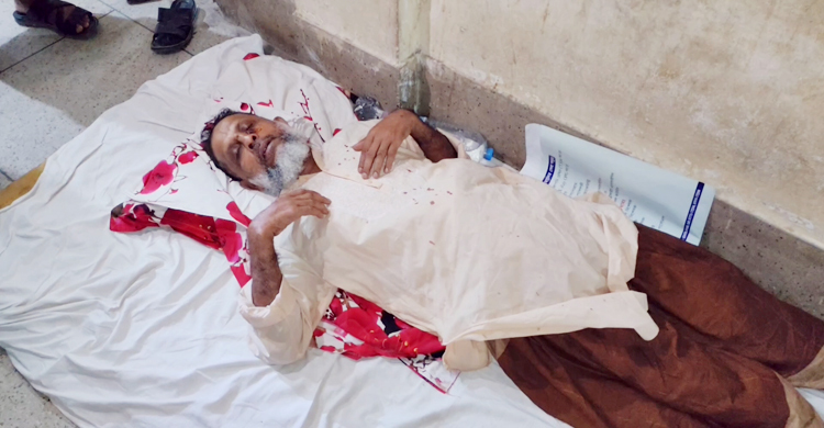 ভবন নির্মাণ করায় ১১ লাখ টাকা চাঁদা দাবি, না পেয়ে বৃদ্ধকে মারধর