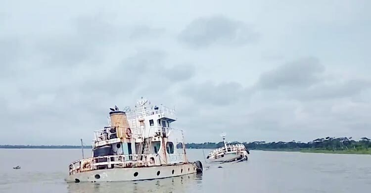 ডুবন্ত জাহাজ থেকে যুবকের অর্ধগলিত মরদেহ উদ্ধার