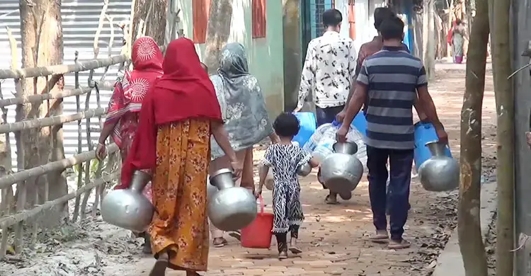 ওয়াটার ট্রিটমেন্টের অপেক্ষায় পৌরসভা, পানির অভাবে দিশাহারা বাসিন্দারা