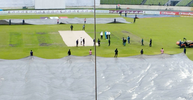 ফিলিপসের দৃঢ়তা নাকি ভেজা পিচে পেসার ব্যবহারে দেরি?