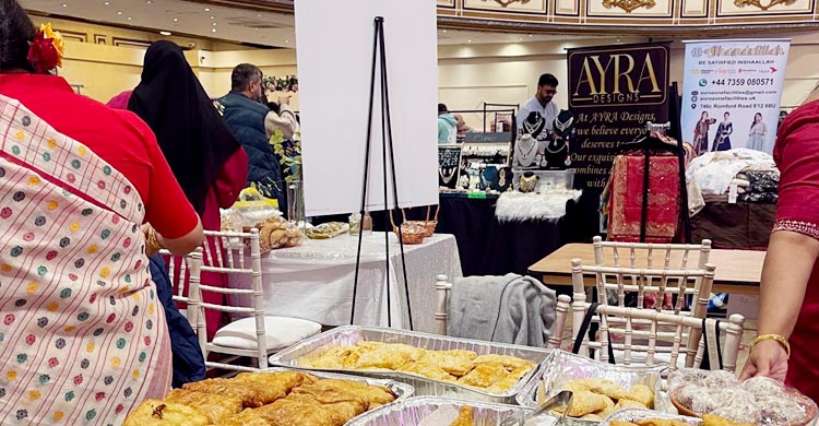 বাঙালির ‌পিঠার ঘ্রাণে মুখরিত লন্ডনের রয়্যাল রিজেন্সি