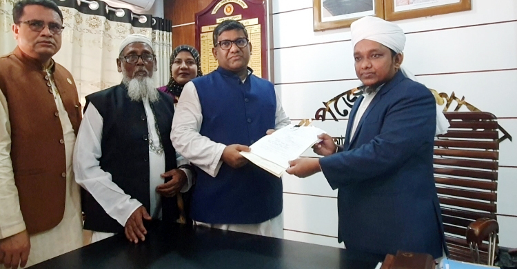 মনোনয়নপত্র জমা দিলেন স্বতন্ত্র প্রার্থী দোলন