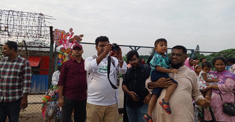 ঢাকার যেখানে দেখবেন উড়োজাহাজ ওঠা-নামার দৃশ্য