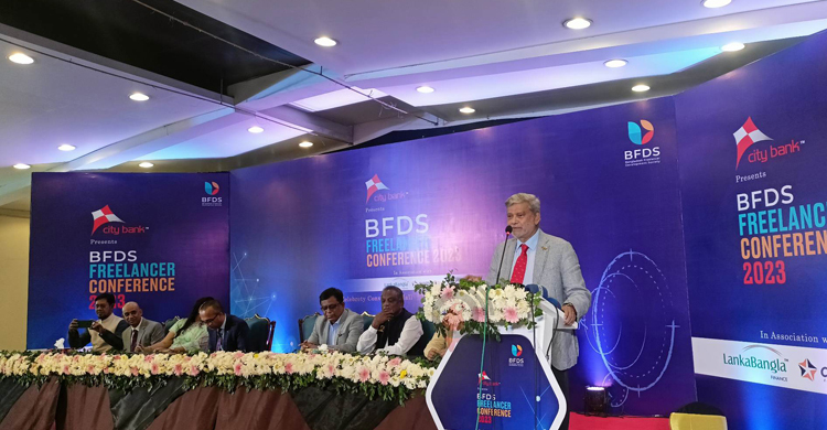 ফেসবুক চালানো বাদ দিয়েছি, এক জায়গায় টিপ দিলে আরেক জায়গায় চলে যায়