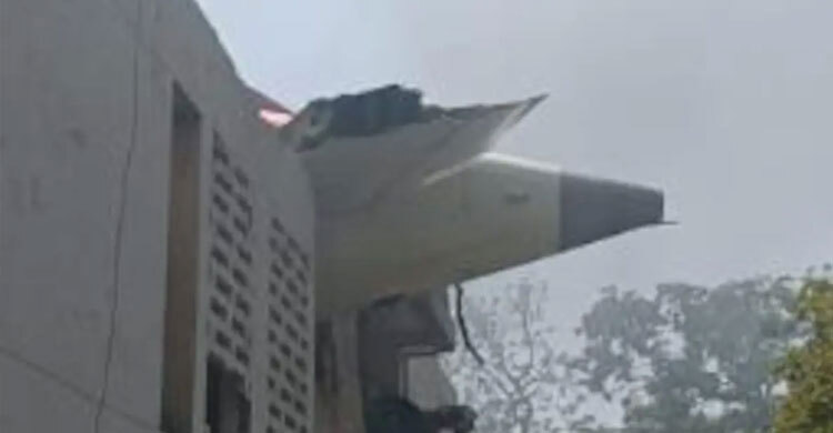 ভারতে ছাত্রাবাসের ওপর প্লেন বিধ্বস্ত, মৃতের সংখ্যা বেড়ে ২৯০
