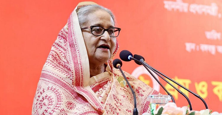 বিলাসিতা ছেড়ে শ্রমিকদের কল্যাণে বিশেষ নজর দিন