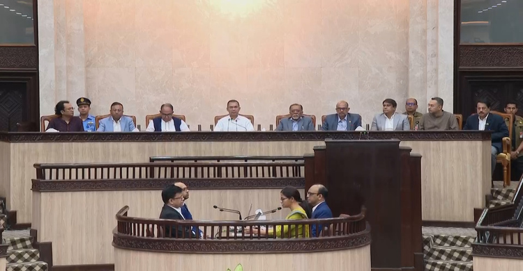 প্রথমবারের মতো নিজ কার্যালয়ের কর্মীদের সঙ্গে প্রধানমন্ত্রীর মতবিনিময়