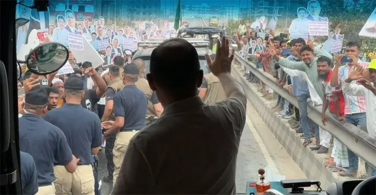 বগুড়ার উদ্দেশ্যে প্রধানমন্ত্রী