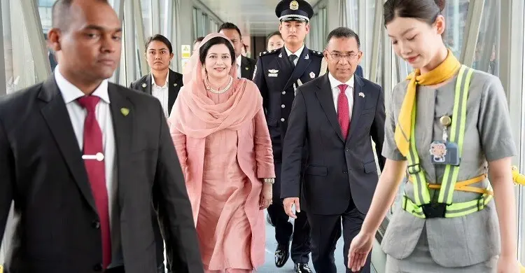 মালয়েশিয়া ও চীন সফর শেষে দেশে ফিরলেন প্রধানমন্ত্রী