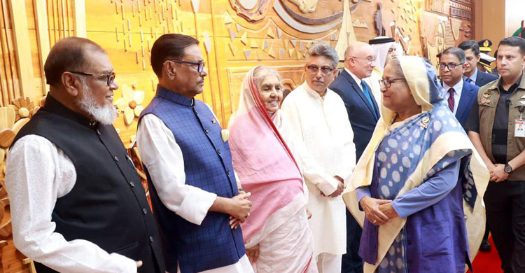 তিনদিনের সফরে কাতার গেলেন প্রধানমন্ত্রী