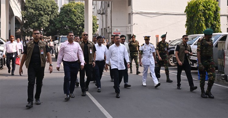 বিভিন্ন মন্ত্রণালয় পরিদর্শন করলেন প্রধানমন্ত্রী