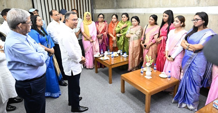সংসদে প্রধানমন্ত্রীর সঙ্গে দেখা করলেন ‘মায়ের ডাক’র সদস্যরা