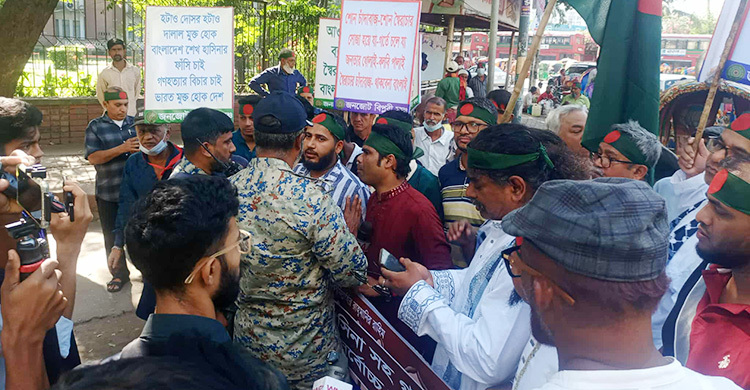 দোয়েল চত্বরে আটকে গেলো বিপ্লবী মঞ্চের গণপদযাত্রা