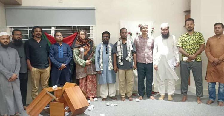 ঢাকায় প্রতিবাদী পারফর্মিং আর্ট ও কবিতা পাঠ