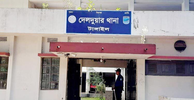 ইয়াবা কিনতে গিয়ে গণপিটুনির শিকার দুই পুলিশ সদস্য