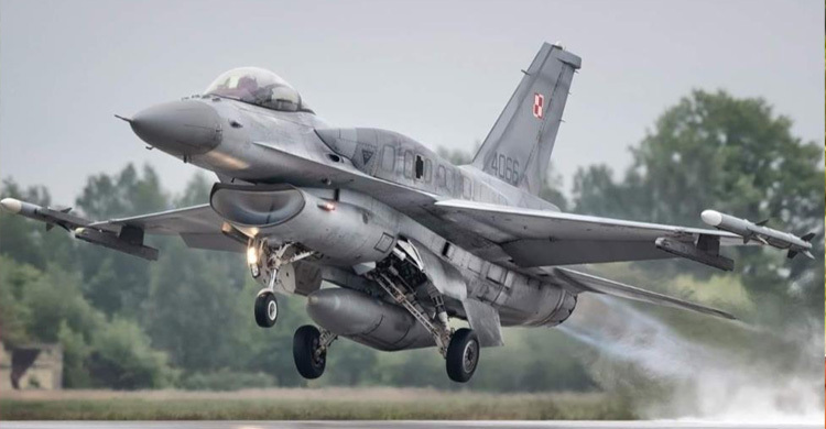 রাশিয়া আতঙ্কে পোল্যান্ডের আকাশসীমা বন্ধ, বাল্টিক সাগরে বাড়লো ন্যাটোর উপস্থিতি