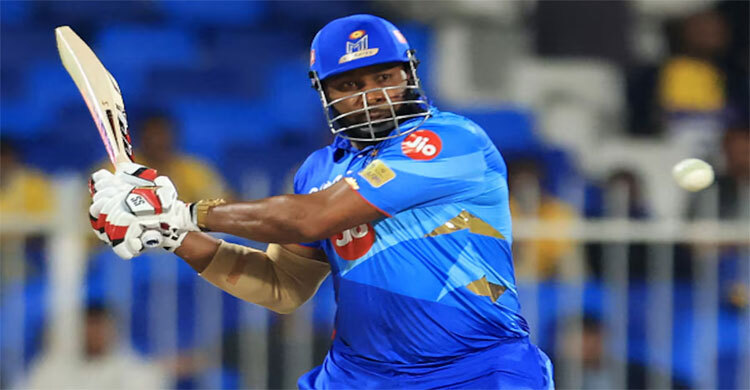 গেইলের পর ছক্কার যে রেকর্ড গড়লেন পোলার্ড