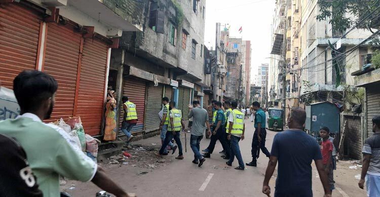 মাদক কারবারি ধরতে জেনেভা ক্যাম্পে অভিযানে পুলিশ