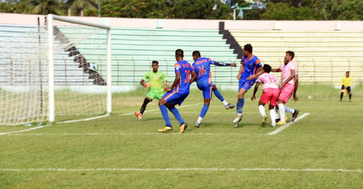 আজমপুরের জালে ৭ গোল দিয়ে টেবিলের তিনে পুলিশ