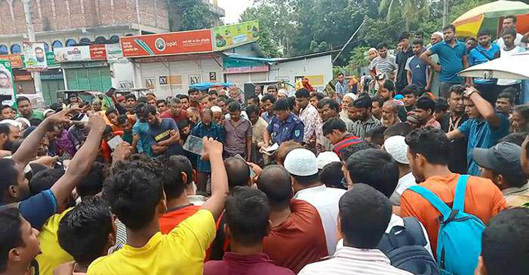 ট্রাফিক পুলিশ সদস্যকে চাপা দিয়ে পালিয়ে গেলো ট্রাক