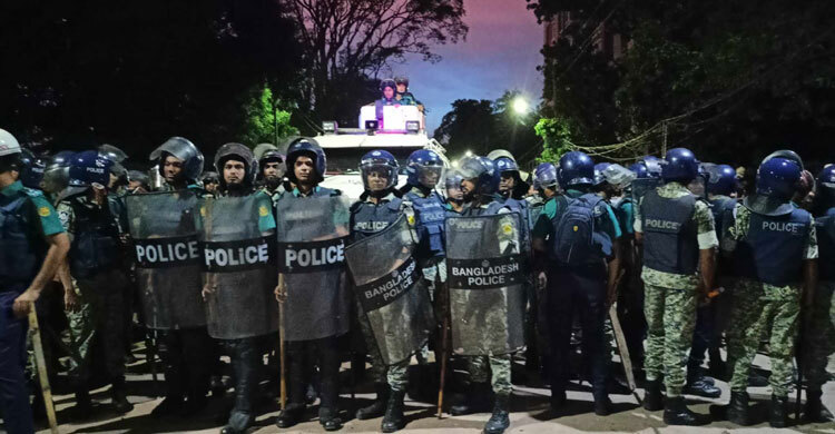 Over 100 injured as BCL swoops on protesters