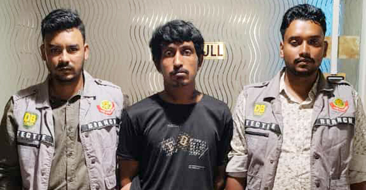 পুলিশ কর্মকর্তাকে ছুরিকাঘাত করে পালানো ছিনতাইকারী গ্রেফতার