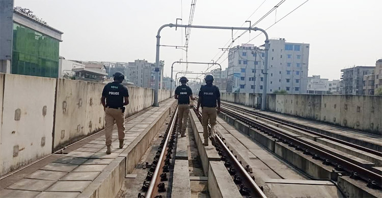 মেট্রোরেল লাইনে মিললো দুটি অবিস্ফোরিত ককটেল