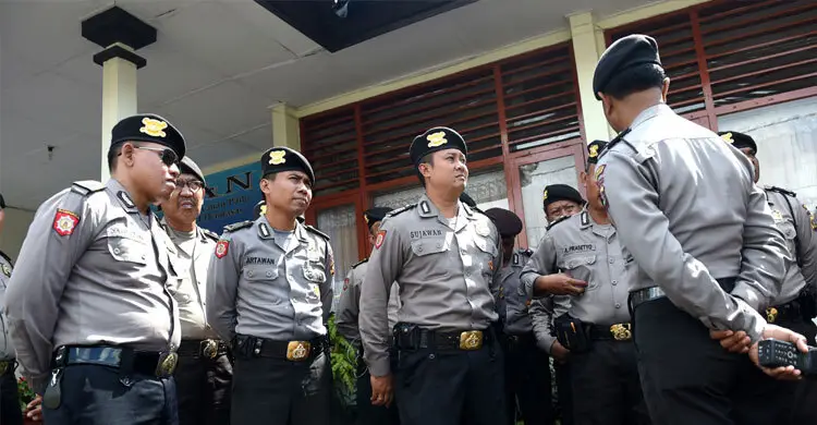 ইন্দোনেশিয়ায় ৩৯ ভারতীয় নাগরিক গ্রেফতার