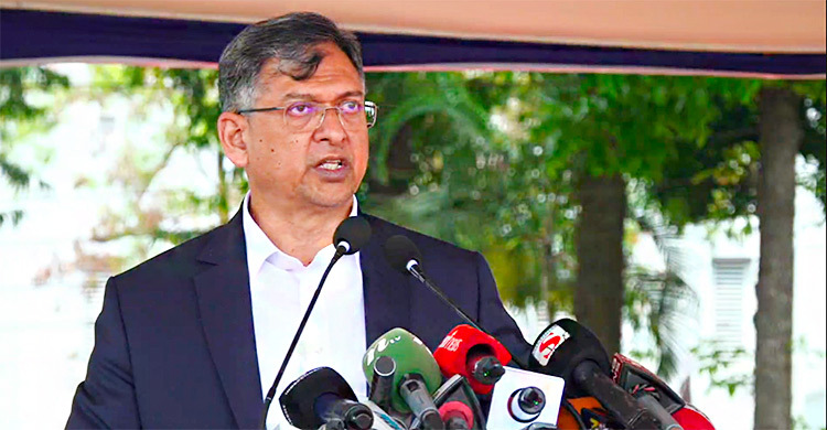 বর্তমান পোশাকে পুলিশ সদস্যরা সন্তুষ্ট নয়: স্বরাষ্ট্রমন্ত্রী