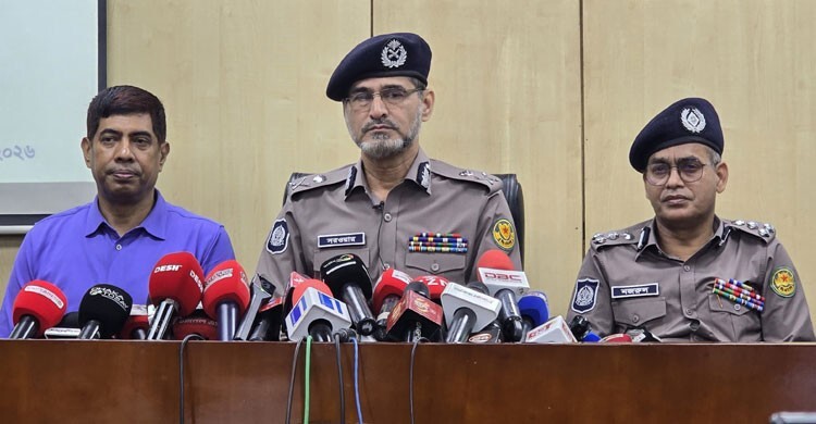 ঈদে বাড়ি গেলে গহনা আত্মীয়দের কাছে রাখার পরামর্শ ডিএমপি কমিশনারের