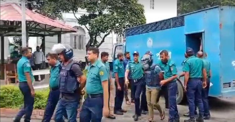 জুলাই অভ্যুত্থানে পুলিশের বিরুদ্ধে ৭৬১ মামলা, গ্রেফতার মাত্র ৬১