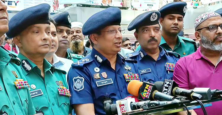 চুরি-ছিনতাই প্রতিরোধে ডিবির বিশেষ অভিযান চলমান: আইজিপি