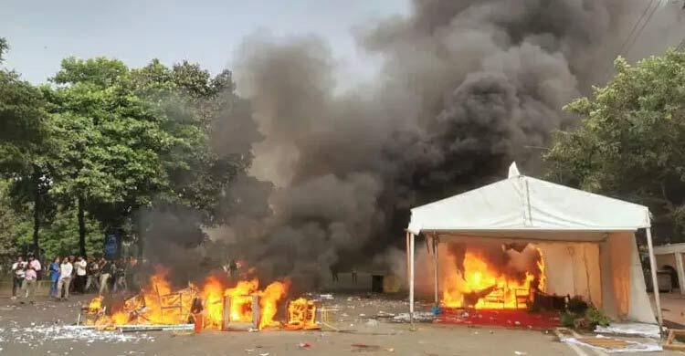 শেরেবাংলা থানায় পুলিশের করা ৪ মামলায় আসামি ৯০০