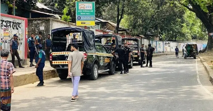 জুলাই গ্রাফিতি ঘিরে চট্টগ্রামে উত্তেজনা, অতিরিক্ত পুলিশ মোতায়েন