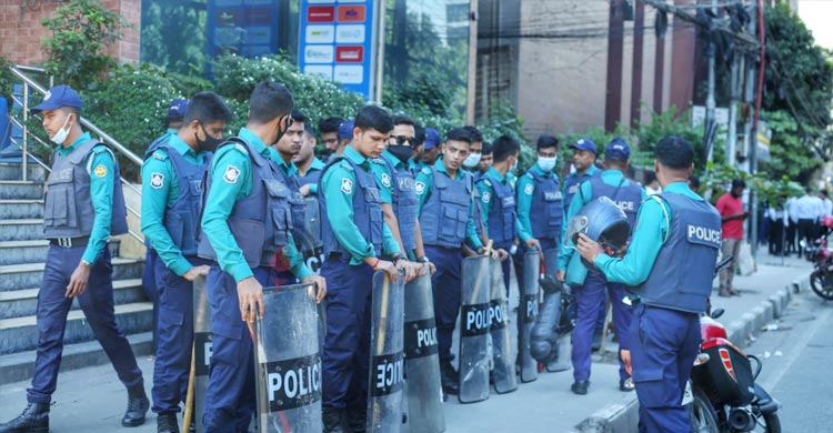পুলিশের ডিউটির শুরু আছে শেষ নেই