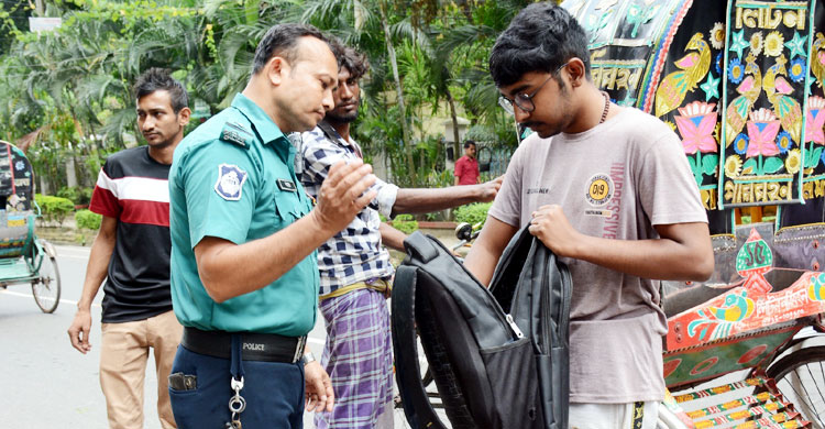 গণঅভ্যুত্থানে ছাত্রলীগ-যুবলীগের সহযোগী পুলিশ সদস্যরা বহাল তবিয়তে