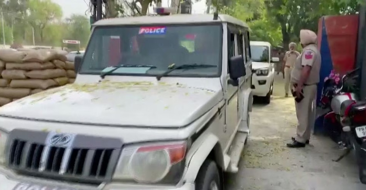 4 soldiers killed in firing at Indian military base