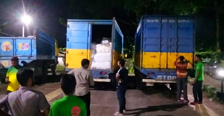 বরিশালে ছয় টন নিষিদ্ধ পলিথিনসহ আটক ৩