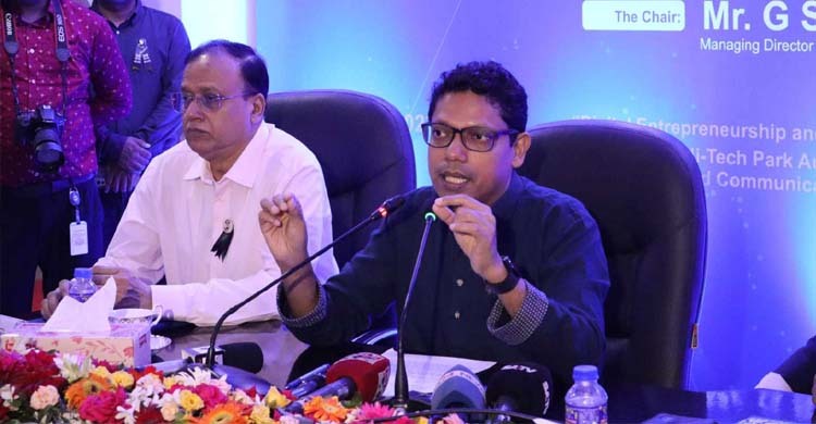 শ্রমনির্ভর শিল্প ছেড়ে আইটিতে ক্যারিয়ার গড়ছে তরুণরা: পলক