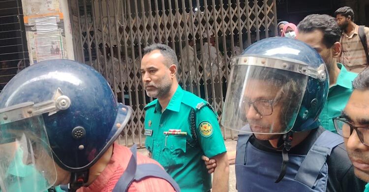 বিশেষ কারাগারে পত্রিকা পাচ্ছেন না পলক