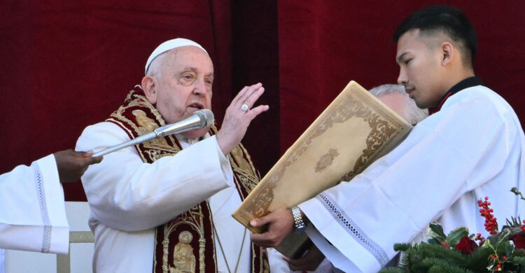 At Christmas, Pope says Gaza situation ‘grave’