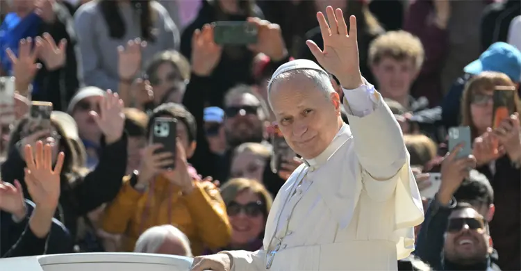 ইরান ইস্যুতে পোপ লিওকে আক্রমণ করলেন ট্রাম্প