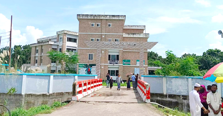 ছোটখাটো সমস্যা হলেও পাঠানো হয় সদর হাসপাতালে