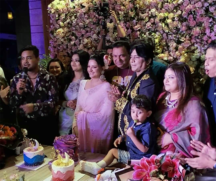 যে কারণে নিজের ৫০ বছরের লুক দেখার অপেক্ষায় পরীমনি