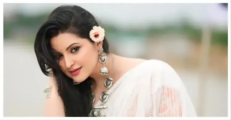 অকালে বাবা-মা হারানো শৈশবে কেমন ছিল পরীমনির ঈদগুলো