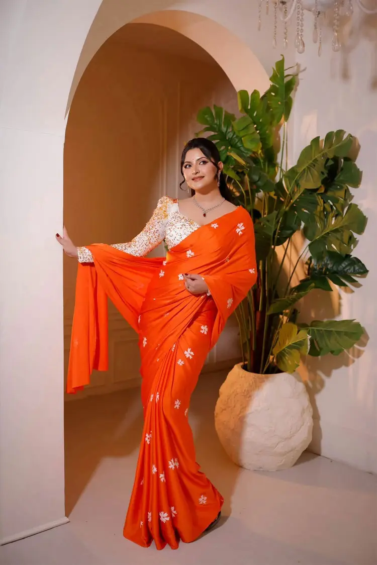 পরীমনির জন্য বিমানে এলো শিউলি ফুল, কেন এমন আয়োজন?