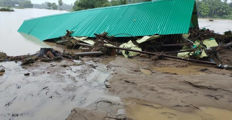 পরশুরামে বন্যা পরিস্থিতির কিছুটা উন্নতি, ফুলগাজী-ছাগলনাইয়ায় অবনতি