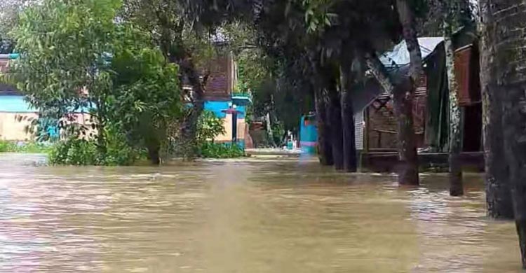 পরশুরামে বন্যা পরিস্থিতির কিছুটা উন্নতি, ফুলগাজী-ছাগলনাইয়ায় অবনতি