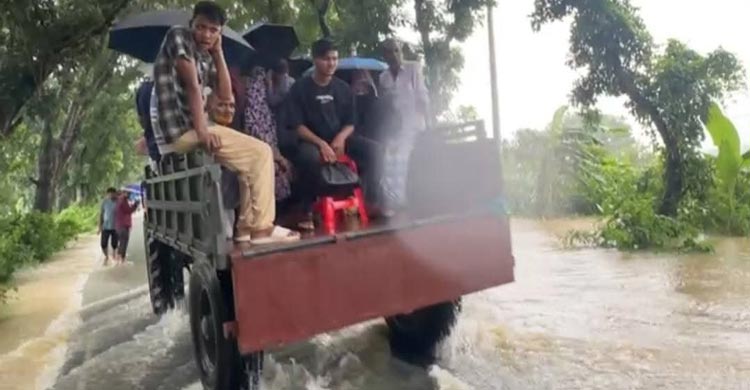 পরশুরামে বন্যা পরিস্থিতির কিছুটা উন্নতি, ফুলগাজী-ছাগলনাইয়ায় অবনতি